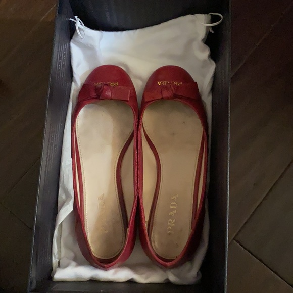 these Prada shoes are still nice and good quality! - Picture 2 of 5
